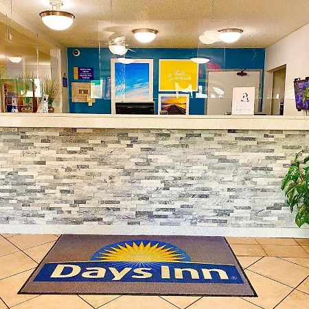 Days Inn By Wyndham Oglesby/ Starved Rock Exterior foto